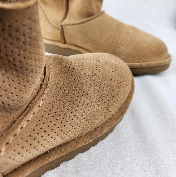 Ugg Leather Tan Ankle Booties - Picture 12 of 13